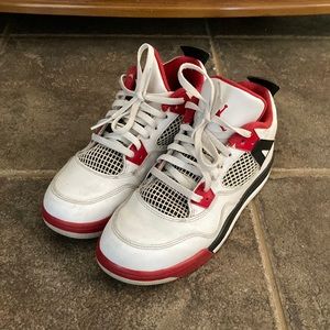 COPY - ❤️‍🔥jordan 4 fire reds size 3y GS